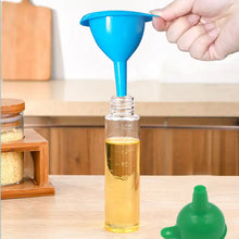 Silicone Funnel For Pouring Oil, Sauce, Water, Juice And Small Food-Grains (1 Pc Green) - Goyaldeal.com
