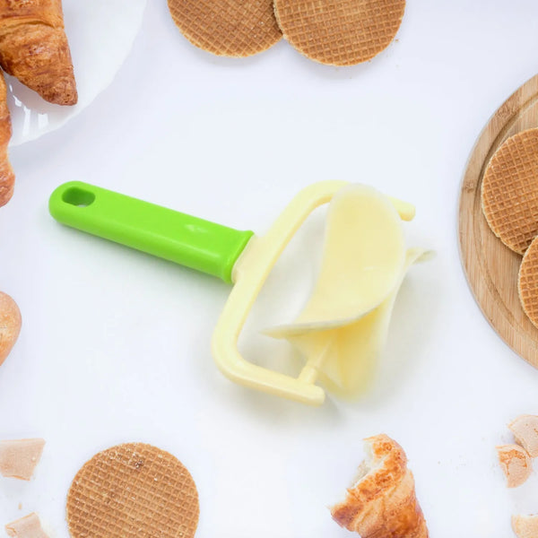 Plastic Cake Ball Cutter - Round Roll Forming Mold for Baking & Puri Making (1pc) - Goyaldeal.com
