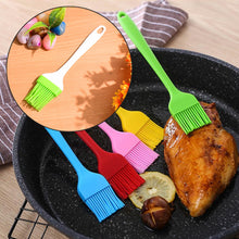 Silicone Kitchen Oil Spatula Brush with Handle Pastry / Cake Brush (17 cm / 1 Pc)