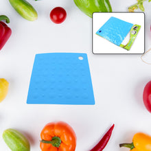 Multifunctional Pot Pad: Heat Resistant & Non-Slip (1 Pc) - Goyaldeal.com