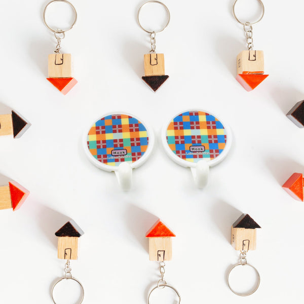 Strong Self-Adhesive Hooks (2 Pc): Heavy Duty, Waterproof, All-Purpose - Goyaldeal.com